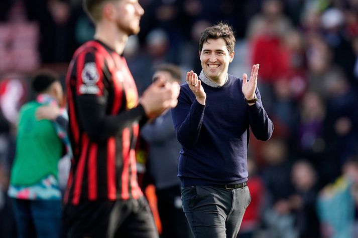  Andoni Iraola fagnar sigri Bournemouth á Everton í ensku úrvalsdeildinni í síðasta mánuði.