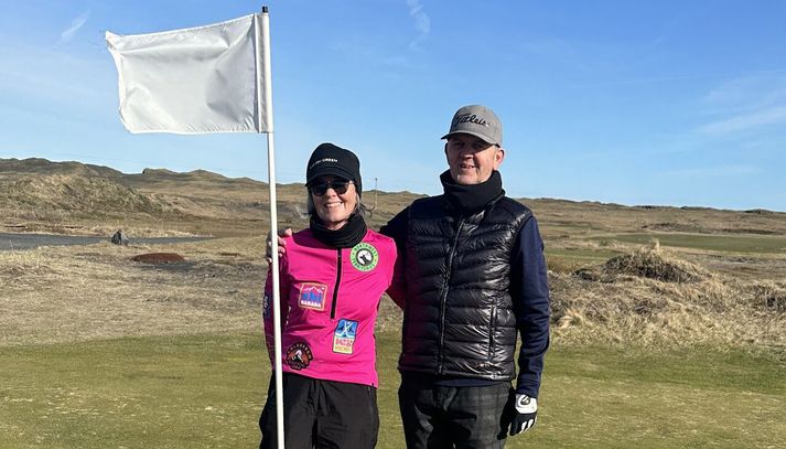 Hólmfríður M. Bragadóttir og Páll Ingvarsson unnu ævintýralegt afrek á Þorláksvelli um helgina þegar þau fóru bæði holu í höggi.