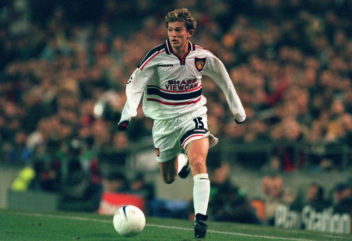 Jesper Blomqvist í leik með United árið 1998. Hann er einn þekktasti sænski leikmaðurinn sem hefur spilað með félaginu.