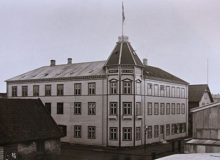 Húsin sem voru og gætu orðið: Hótel Ísland.