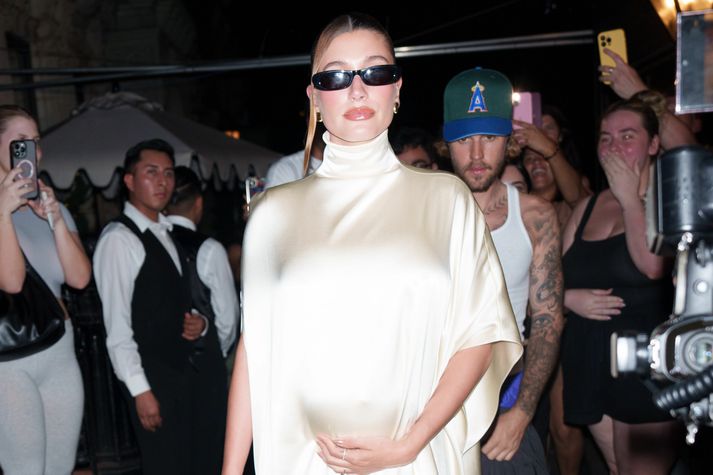 Stórstjarnan Hailey Bieber er með glæsilegan meðgöngustíl.