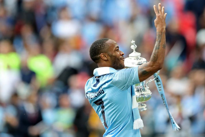 Raheem Sterling er einn af fáum enskum landsliðsmönnum í byrjunarliðum efstu sex liðanna í ensku deildinni