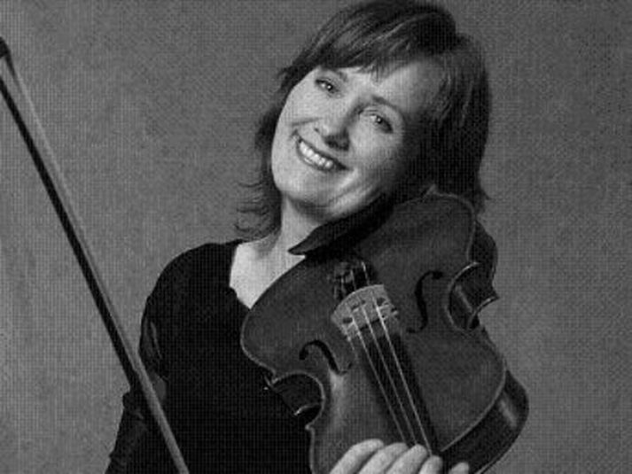 Tónlist Ásdís Valdimarsdóttir víóluleikari.mynd/SÍ