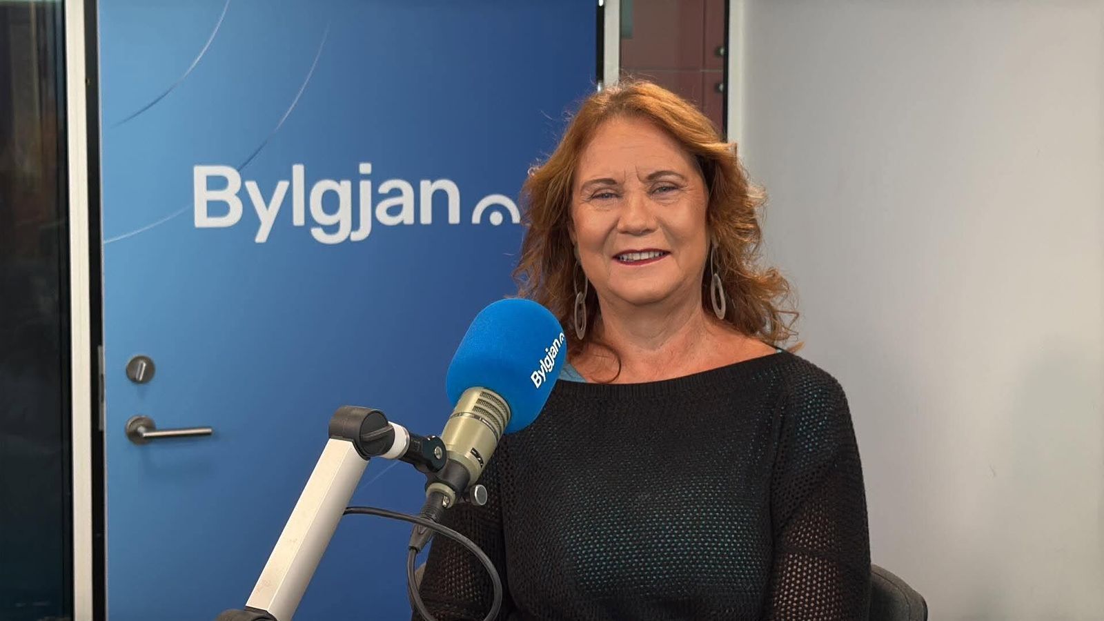 Fyrstu tölur sýna lík­lega fleiri nei en já
