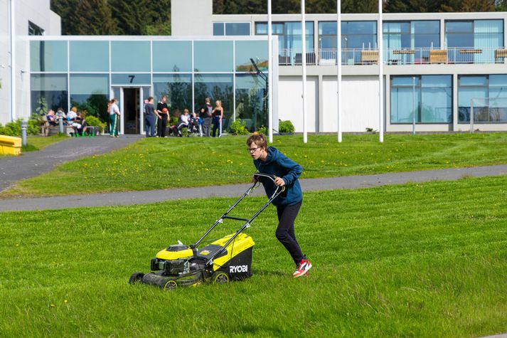 Það verður hlýrra sunnantil.