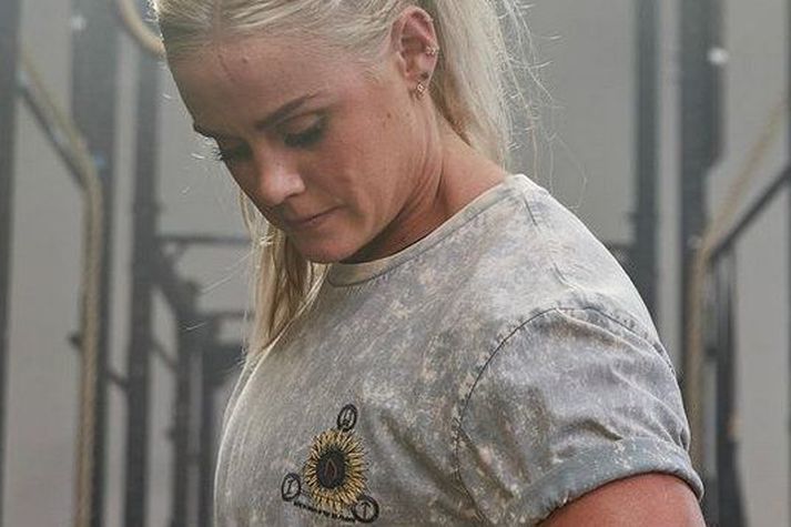 Sara Sigmundsdóttir var langt frá því að komast í gegnum Last-Chance Qualifier mótið og verður því ekki með á heimsleikunum í ár.