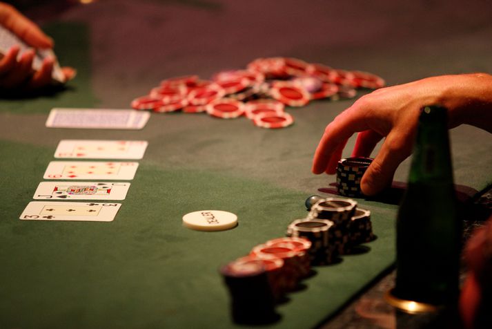 Einstaklingarnir voru í forsvari fyrir áhugamannafélagið Poker and play. 