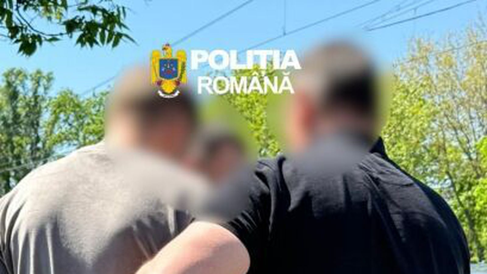 Hafi svikið tugi milljóna úr ís­lenskum banka
