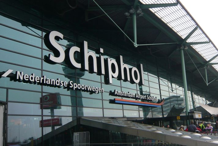 Talið er að farþegaflugvél sem lenti á Schiphol-flugvell í Amsterdam fyrir skömmu hafi verið rænt.