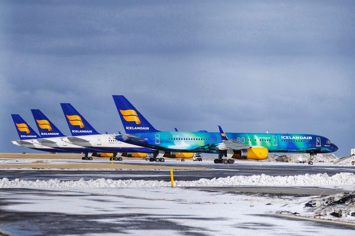 Frá 13. mars fór að draga stórlega úr flugumferð á íslenska flugstjórnarsvæðinu og munar þar mest um hrun í flugi milli ríkja í Evrópu og Bandaríkjanna.