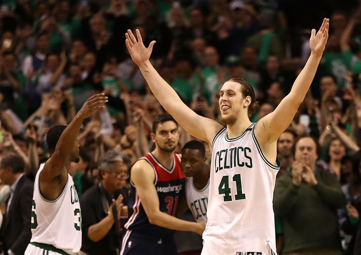 Kelly Olynyk spilaði eins og kóngur í nótt og átti ansi stóran þátt í sigri Celtics.