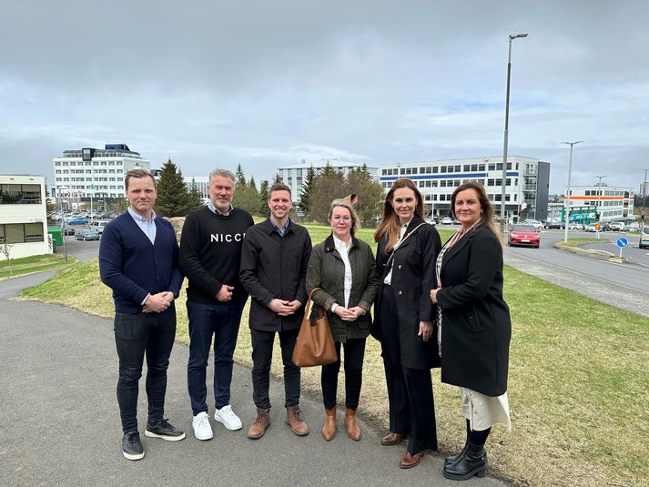 Ólafur Már Ólafsson ritari, Grétar Jónasson framkvæmdastjóri, Aron Freyr Eiríksson varaformaður, Kristín S. Sigurðardóttir gjaldkeri, Monika Hjálmtýsdóttir formaður og Herdís Valb. Hölludóttir meðstjórnandi. Á myndina vantar Snorra Sigurðarson varamann stjórnar.  