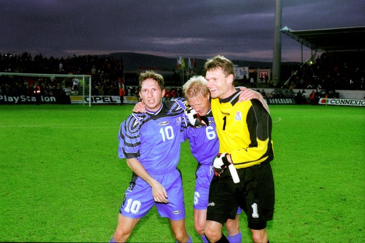 Þórður Guðjónsson, Rúnar Kristinsson og Birkir Kristinsson eftir leikinn fræga gegn Frökkum, 1-1 jafnteflið,árið 1998.