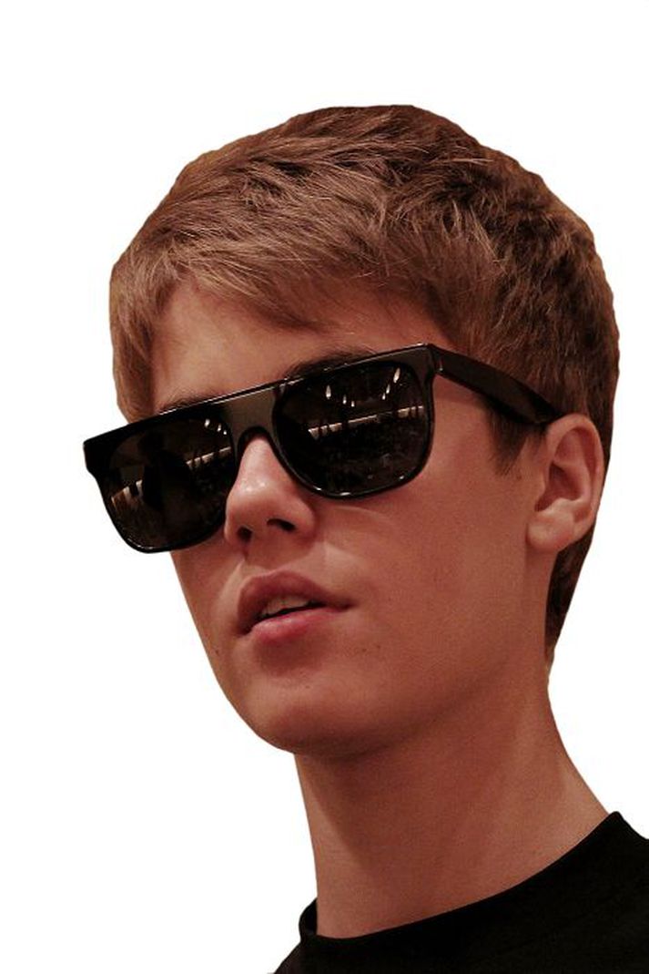 Bieber
Hundruð aðdáenda héldu vöku fyrir ungstirninu þegar hann dvaldi í Liverpool fyrir skömmu.