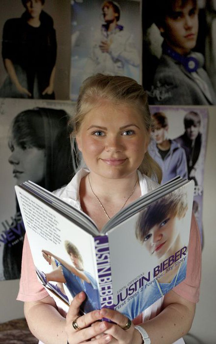 María Mjöll heldur mikið upp á Justin Bieber. Hún fylgist reglulega með söngvaranum á Twitter og vonar að einn daginn muni hann „tvíta“ hana til baka. Fréttablaðið/Anton