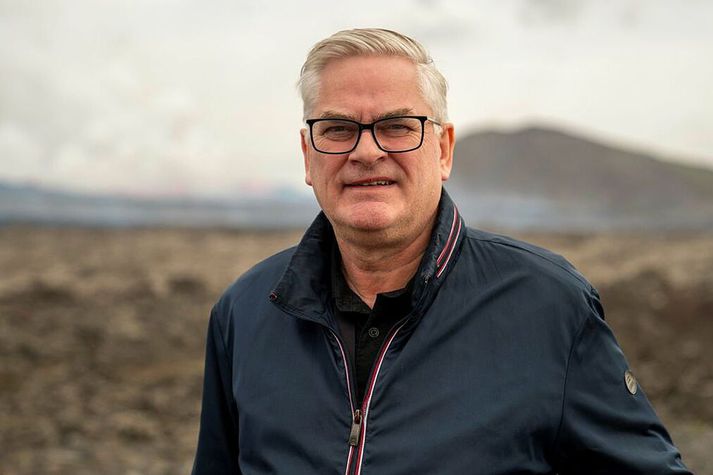 Úlfar Lúðvíksson hefur lagt einkennisklæðin á hilluna en fær þó full laun í ár í viðbót.