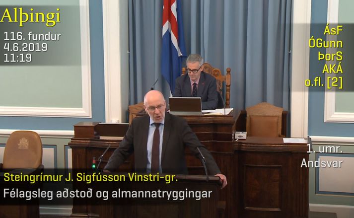 Steingrímur J. Sigfússon, forseti Alþingis, fann sig knúinn að blanda sér í umræðuna eftir að Inga Sæland, formaður Flokks fólksins sakaði ríkisstjórn Jóhönnu Sigurðardóttur um að hafa seilst í vasa öryrkja með tekjuskerðingum.