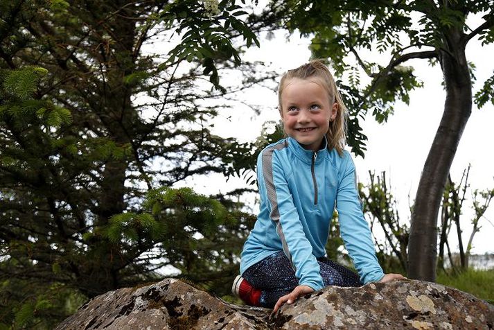 Úti í náttúrunni Klara Kristín þekkir marga fugla og finnst himbriminn flottastur.