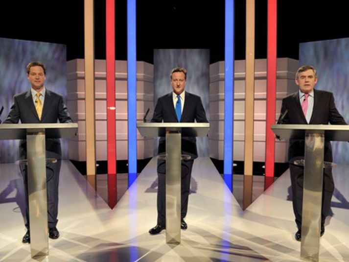 Fyrir kappræðurnar í síðustu viku. Nick Clegg, David Cameron leiðtogi Íhaldsflokksins og forsætisráðherrann Gordon Brown sem leiðir Verkamannaflokkinn. Mynd/AP