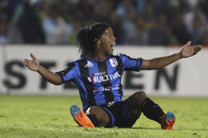 Ronaldinho er líklega á leið til Angóla.