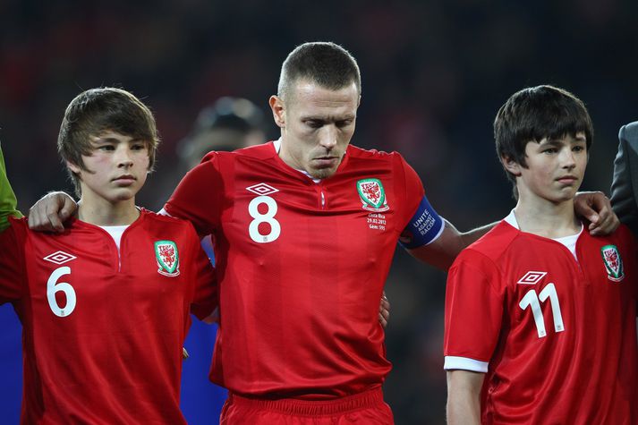 Ed Speed (6) er hér með Craig Bellamy, sem einnig á son í U-16 ára landsliðinu, og bróðir sínum, Tom.