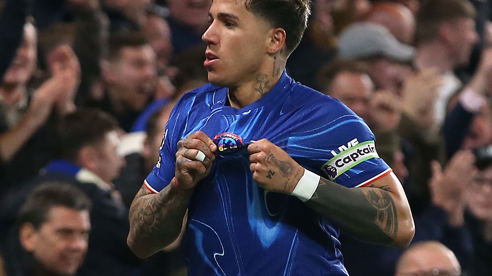 Hraunar yfir Enzo: „Farðu í burtu“