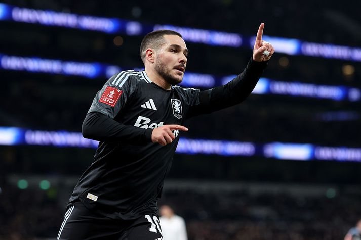 Emi Buendia skoraði og lagði upp fyrir Aston Villa í dag.