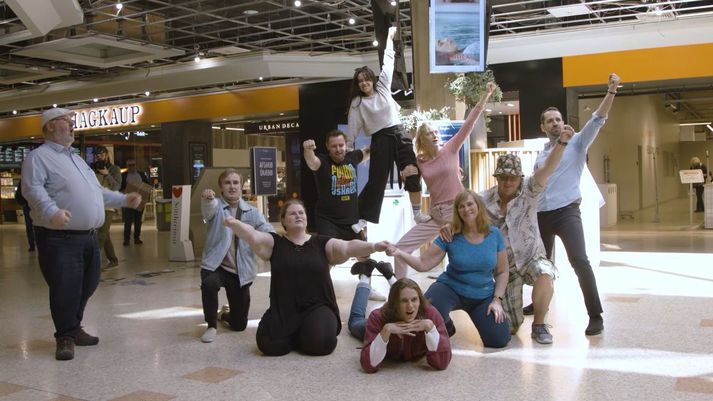 Sérstakt flash mob-atriði í Kringlunni sem vakti þónokkra lukku í þættinum á föstudaginn. 