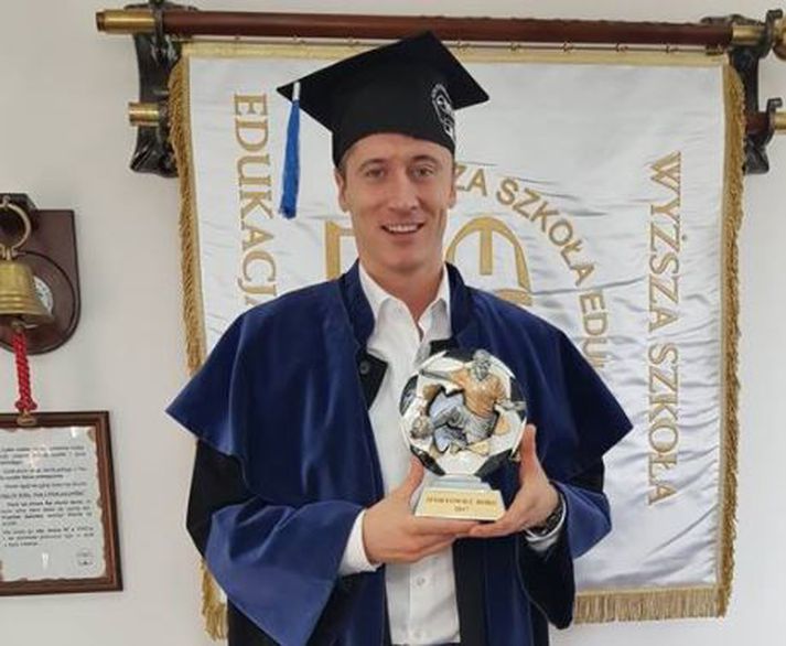 Lewandowski varði ritgerð sína í gær