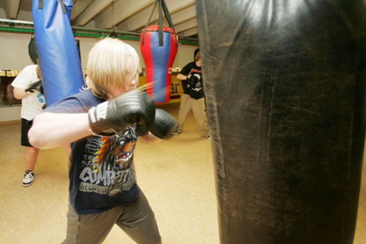 Unglingar æfa box. Athugið að myndin tengist ekki efni fréttarinnar.