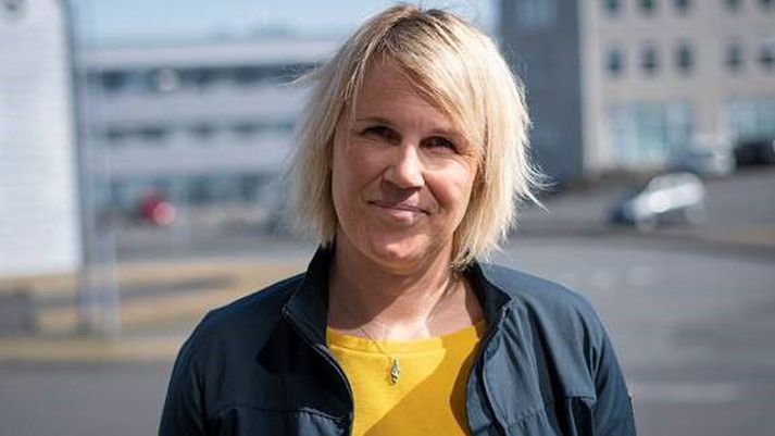 Sara Hlín Sigurðardóttir hefur starfað sem flugmaður hjá Icelandair í fimmtán ár. Hún er ein af þeim rúmlega 2000 starfsmönnum fyrirtækisins sem misstu vinnuna í gær.