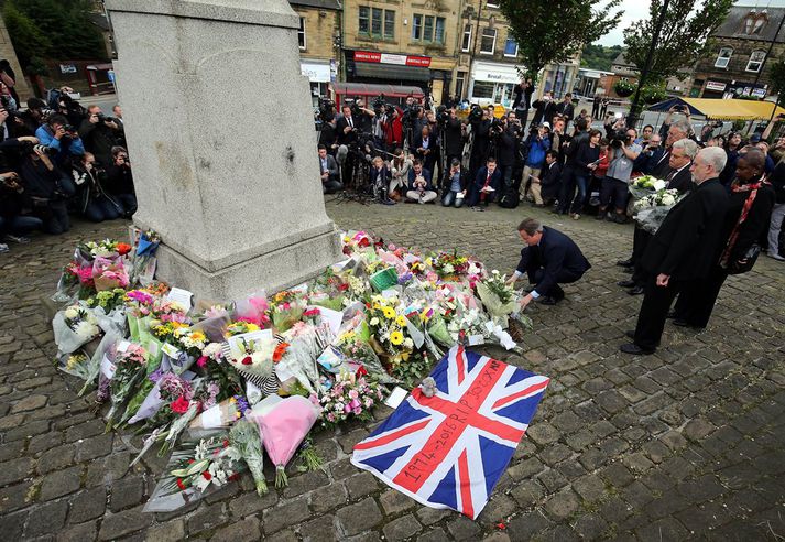 Frá minningarathöfn í London í dag. David Cameron og Jeremy Corbyn tóku þátt í athöfninni.