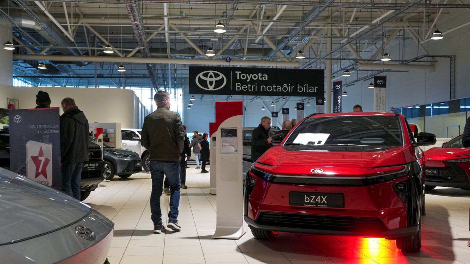 Mikil eftir­spurn eftir notuðum Toyota bílum