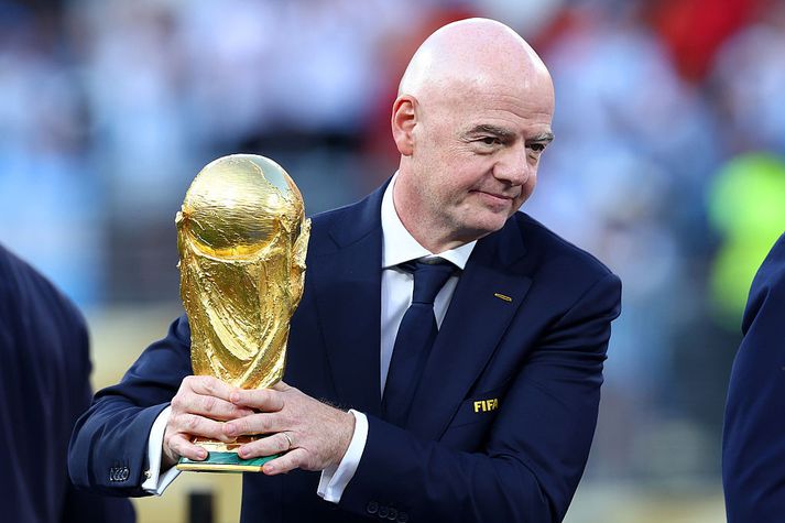 Gianni Infantino fékk ekki að selja HM en er staðráðinn í að halda áfram sem forseti FIFA.