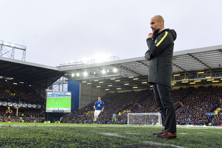 Pep Guardiola horfði upp á sína menn tapa 4-0 um helgina.