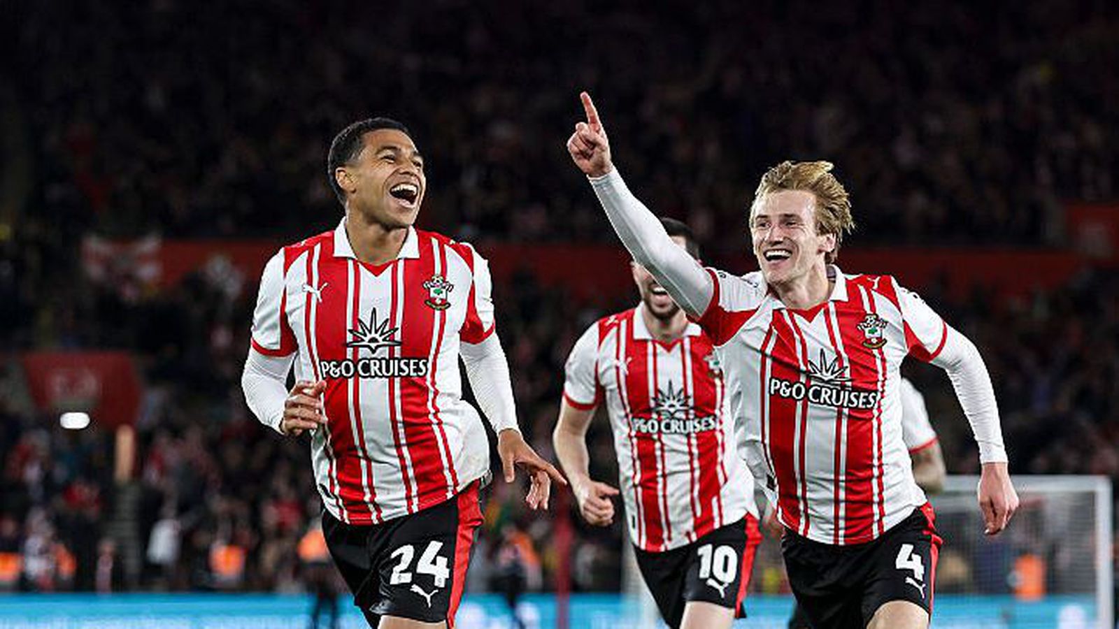 Southampton einum sigri frá ensku úr­vals­deildinni
