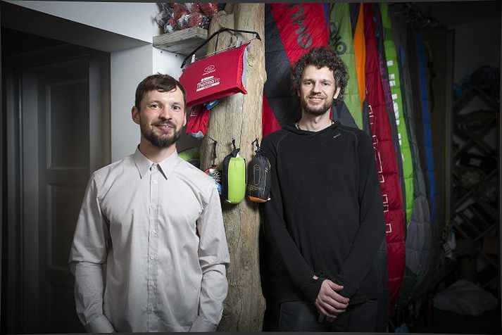 Óskar Bjarni Skarphéðinsson og Vaidas Valentukevicius reka Gangleri Outfitters. Þar er hægt að kaupa eða leigja útivistarbúnað. 
