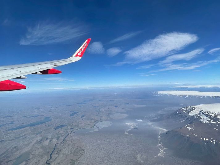 Flogið verður einu sinni í viku, á miðvikudögum, til Palma á Mallorca og einu sinni í viku, á sunnudögum til Malaga.