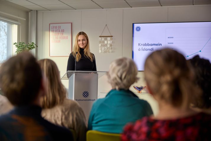 Árlega greinast nú að meðaltali um 2.146 einstaklingar með krabbamein og við getum reiknað með því að 1 af hverjum 3 Íslendingum fái krabbamein einhvern tíma á lífsleiðinni.