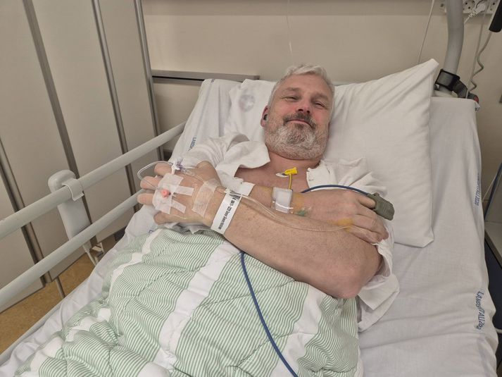 Svavar Halldórsson eftir hjartaþræðinguna á Landspítalanum.