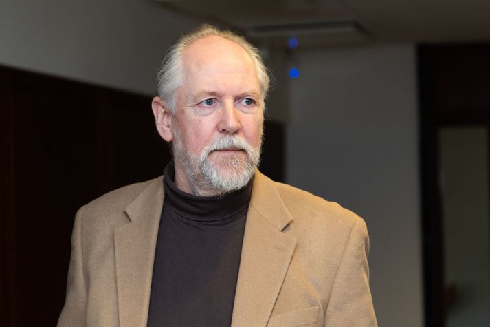 Páll Vilhjálmsson bloggari er sýkn af kröfum Heimildarmanna.
