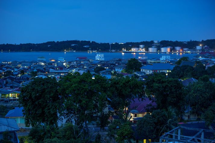 Umrætt sund heitir Malakkasund og sést hér.