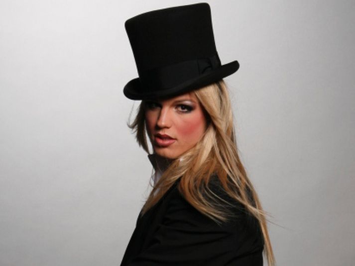 Derrick Barry.