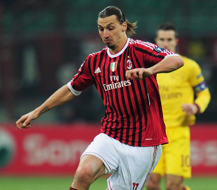 Van Persie fylgist með Zlatan.