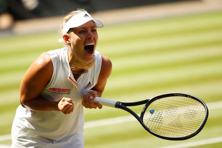 Angelique Kerber fagnar sigri.