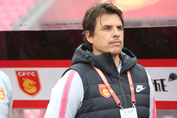 Coleman á hliðarlínunni með Hebei.