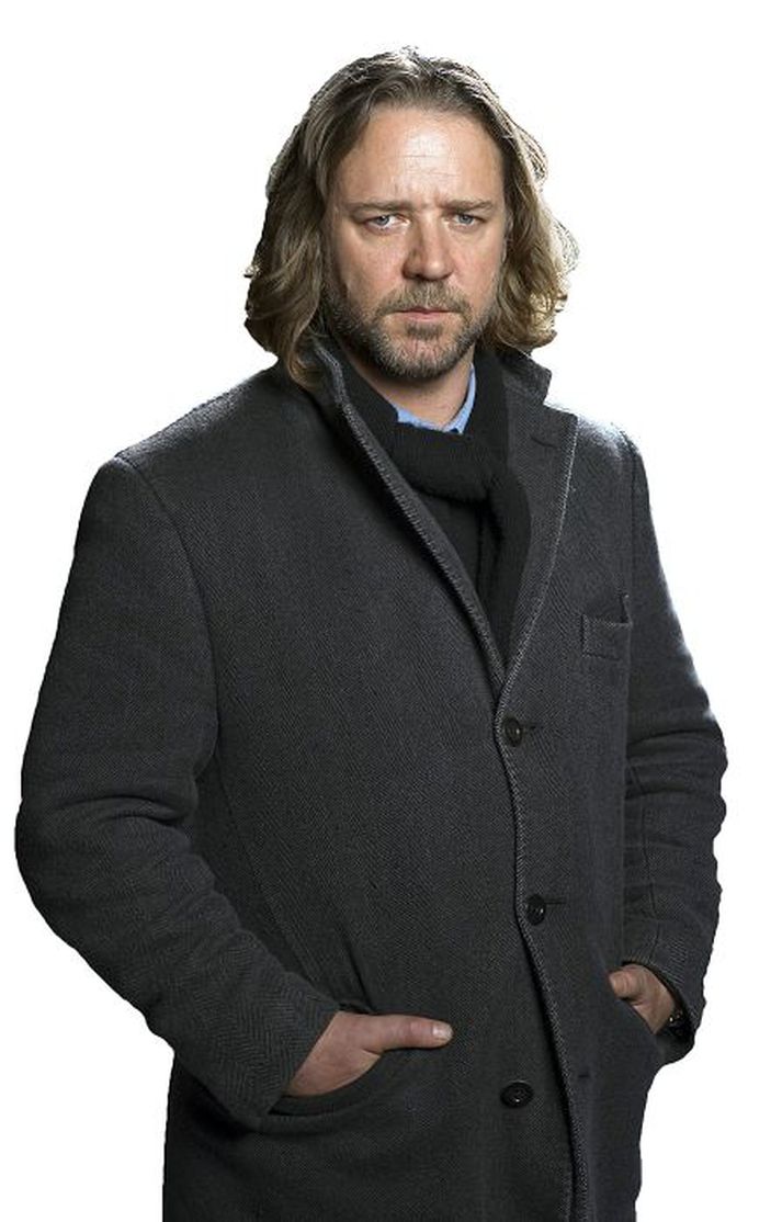 Russell Crowe kom gestum í opna skjöldu í Royal Albert Hall.