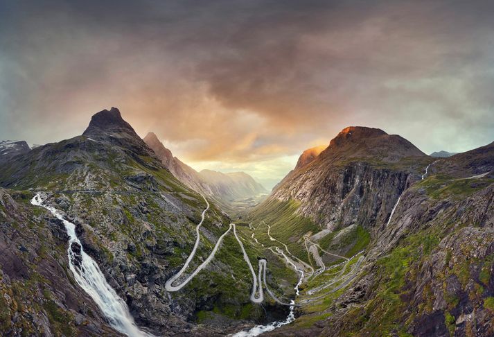 Tröllastígurinn í Noregi. Mikil hætta er á grjóthruni og veginum hefur verið lokað. Deilur eru uppi um það hver eigi að fjármagna viðhald vegarins.