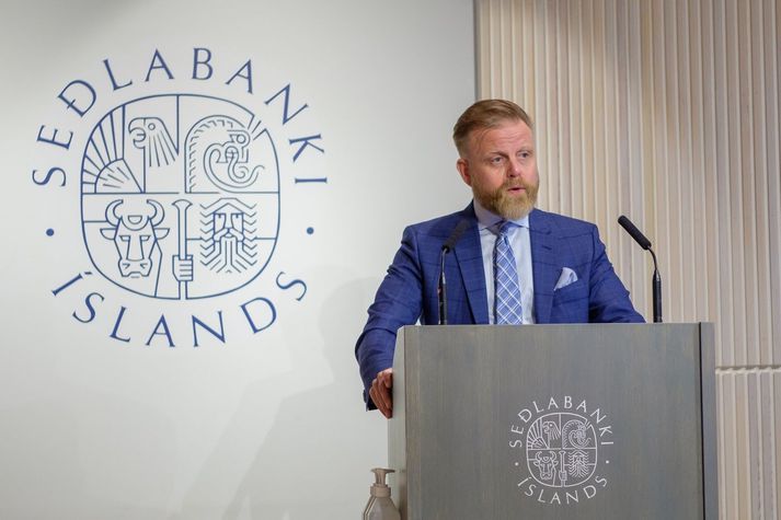 Ásgeir Jónsson seðlabankastjóri segir að þrátt fyrir að hafa „áhyggjur af því að allt sé að rjúka af stað og að bankinn þurfi gera meira en ella til að halda aftur af eftirspurninni“ þá sé staðan hér á landi sé afar sterk á flesta mælikvarða.