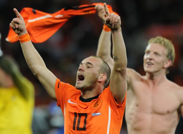 Sneijder fagnar í kvöld.